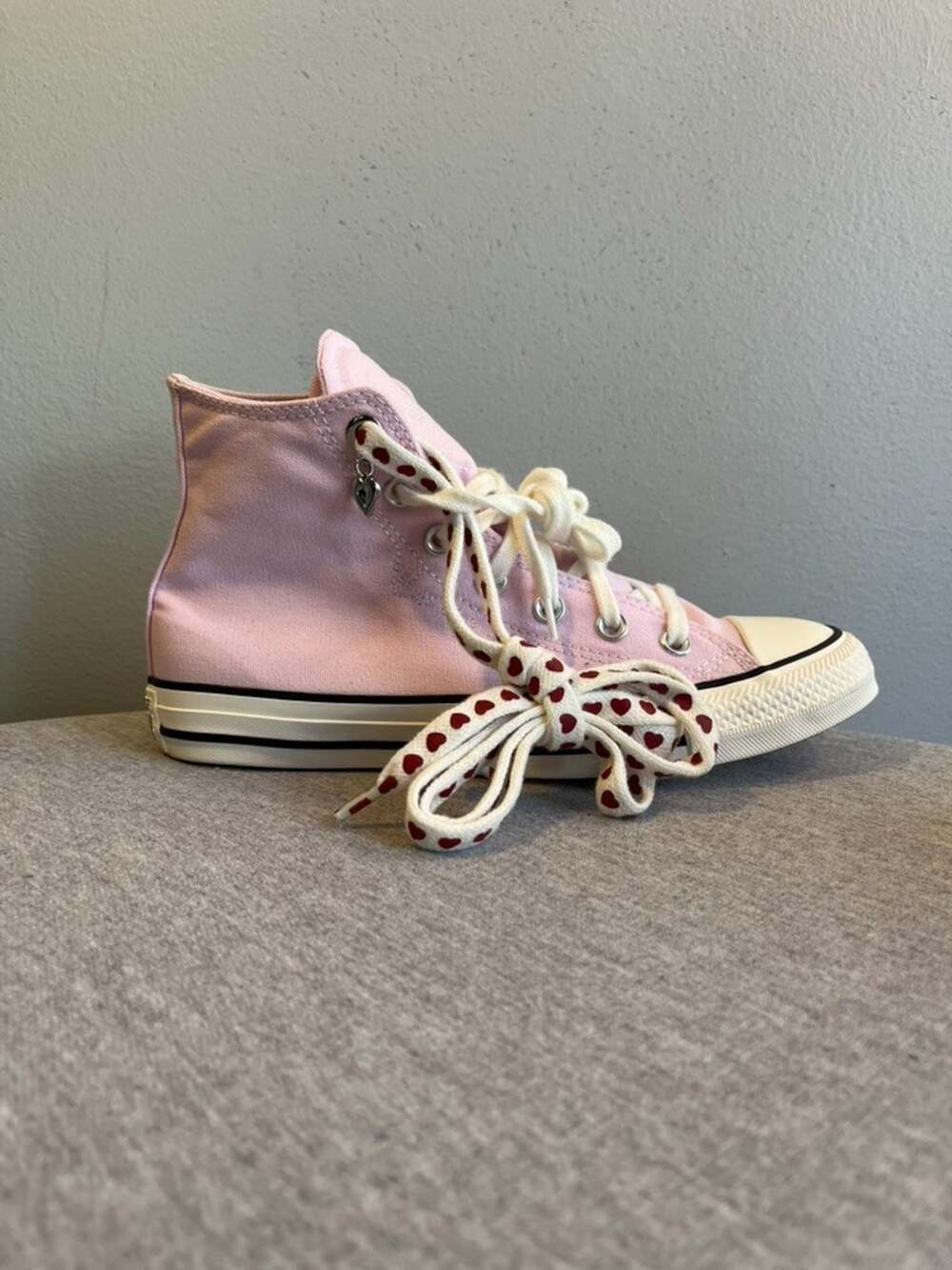 Converse Chuck Taylor All Star Hi Women’s Size 8 High Top Canvas Pink A20658C